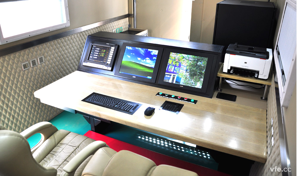 移动式高压电性能效计量检测平台内部操控台