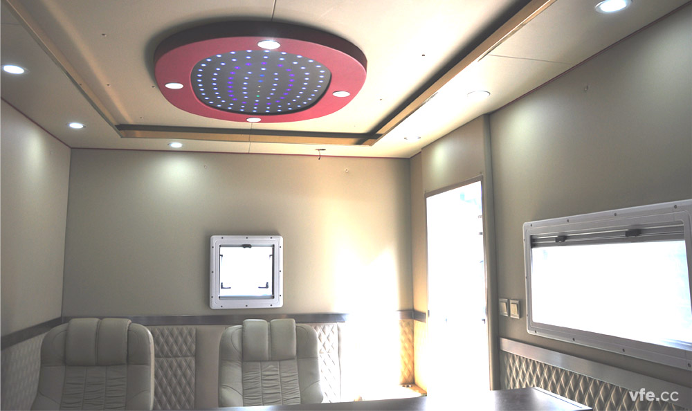 移动式高压电性能效计量检测平台内部实景