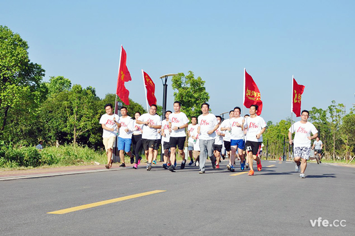 恒力长跑队决战松雅湖，再创佳绩