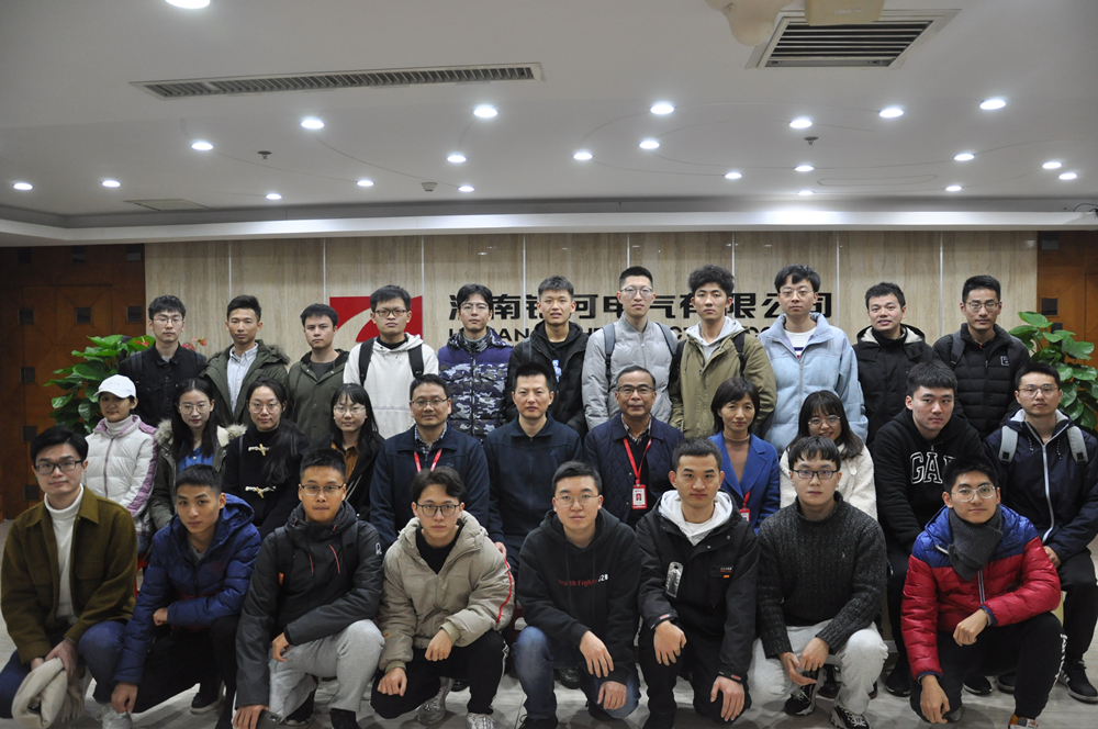 国防科大同砚来访维多利亚老品牌vic电气旅行见学