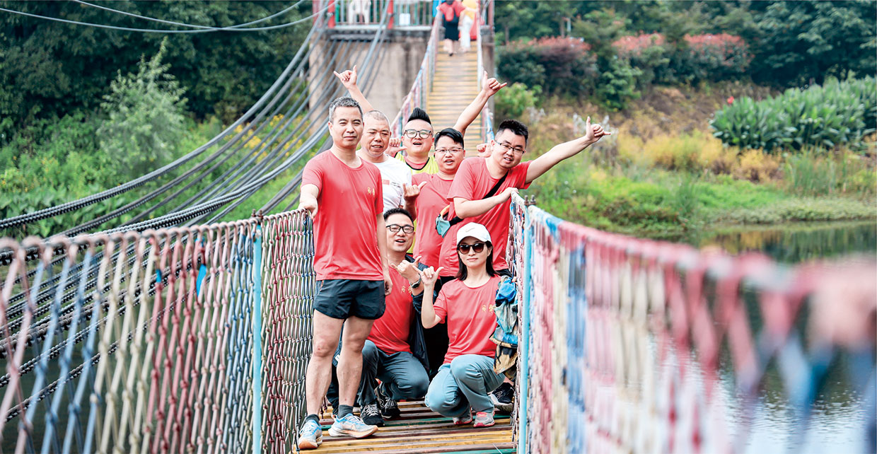 高昂青春，砥砺前行