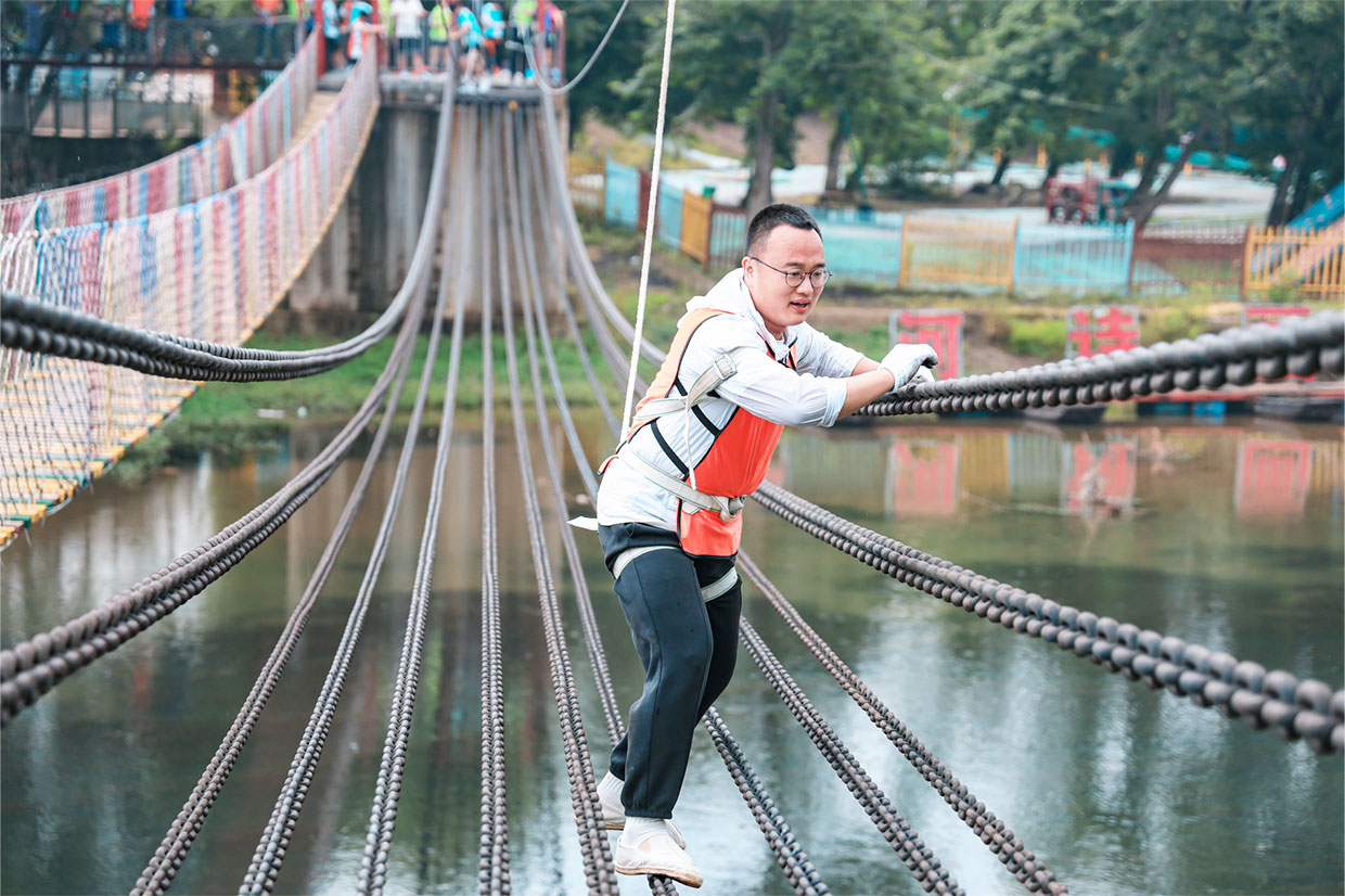 团队的实力 冲锋冲锋，冲向巅峰——冲锋队口号