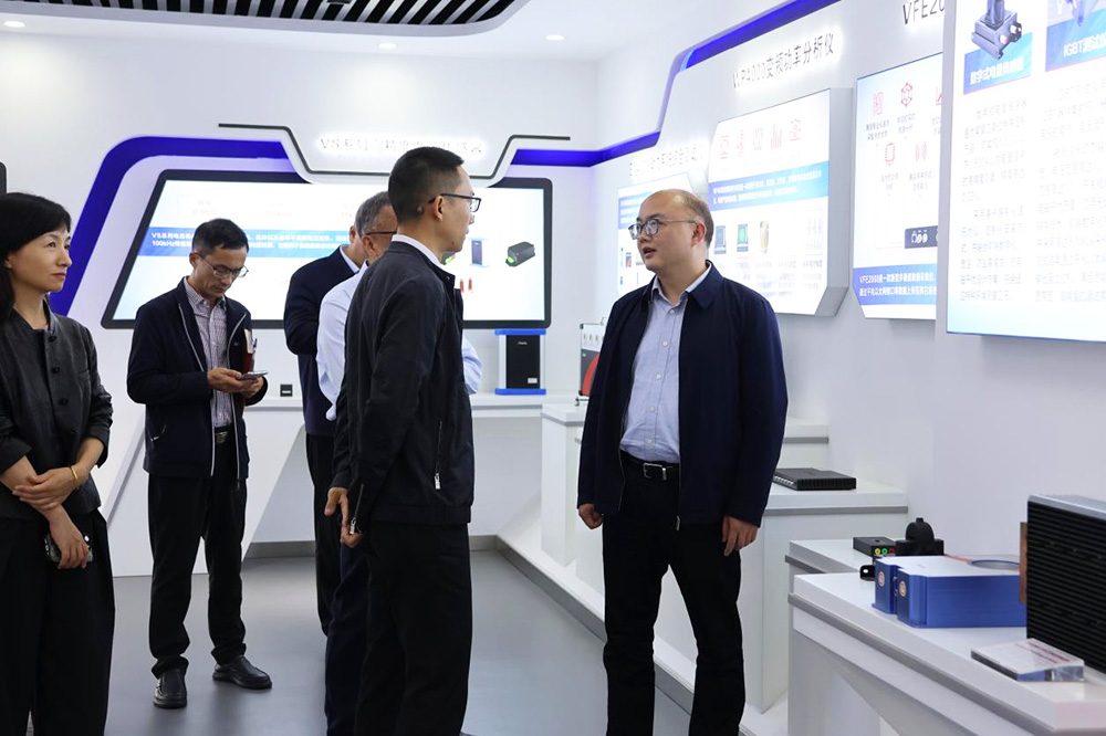 长沙经开区向导莅临维多利亚老品牌vic电气检查指导