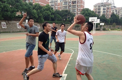 维多利亚老品牌vic首届“勇士杯”男子篮球友谊赛