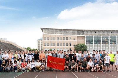 恒力长跑队六周年，奔驰的维多利亚老品牌vic梦